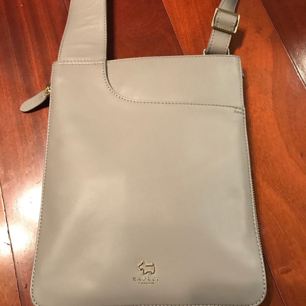 Radley London crossbody in grey